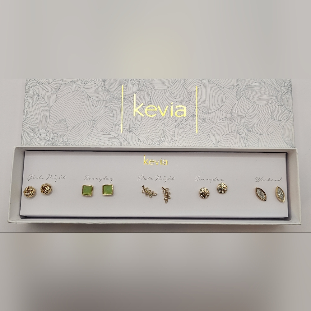 KEVIA Set of 5 pairs of Earrings - Gold Colored NWT